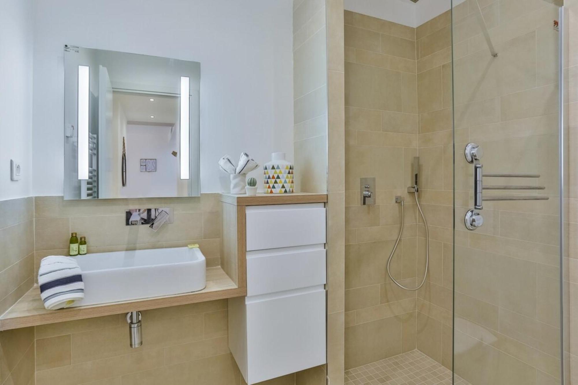France 82 Tp -1 Min From The Sea - Terrace - Parking Nice Exterior foto